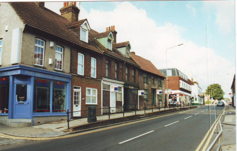 Bumbles wine bar was located on Rainham High Street previously Fred's cafe in the 1960s