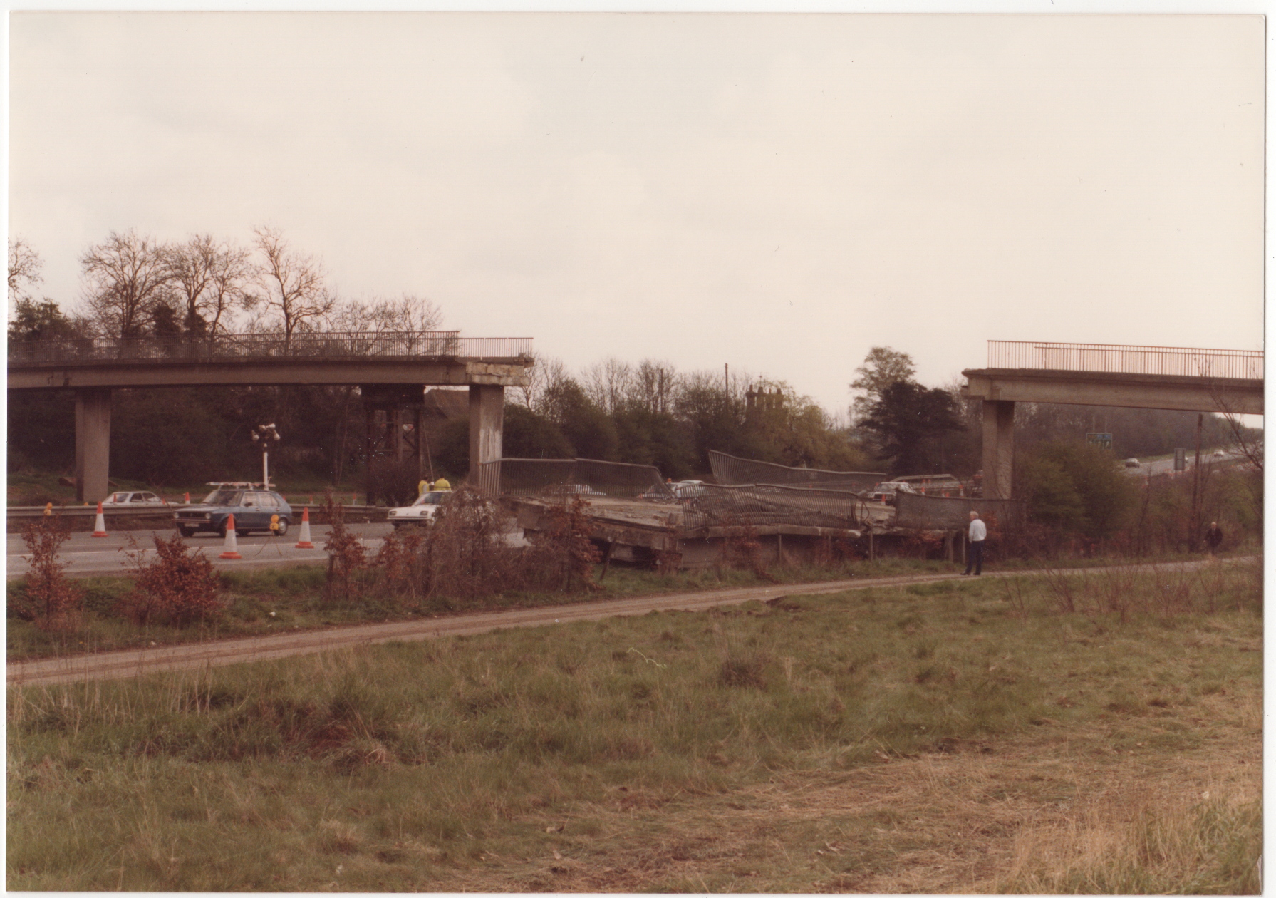 A2 Cobham Bridge Demolished by Crash 1985