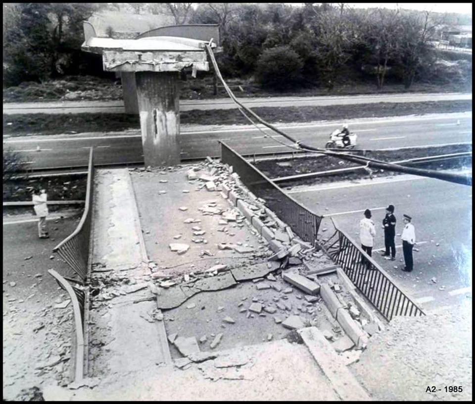 A2 Cobham Bridge Demolished by Crash 1985