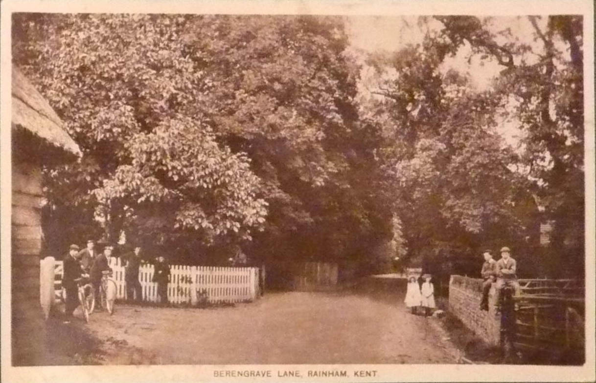 Mystery photo of Berengrave Lane Rainham - early photo editing