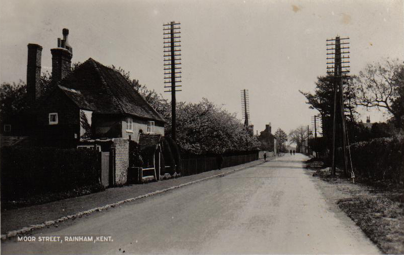 Old photo of Moor Street Rainham