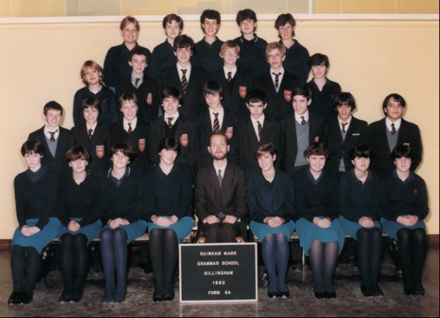 Gillingham Technical High School (GTHS) (Rainham Mark Grammar School) - Form Scott S4 1982 